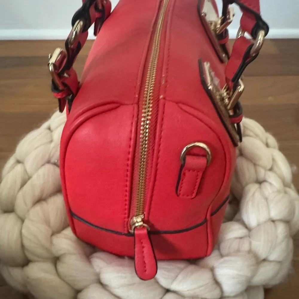 Elegant Red Women's Handbag